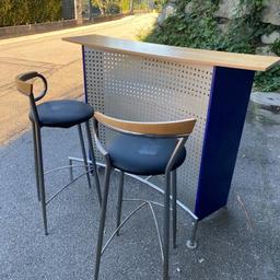 verschenke Bar mit zwei Stühlen
Abholung in Völs
