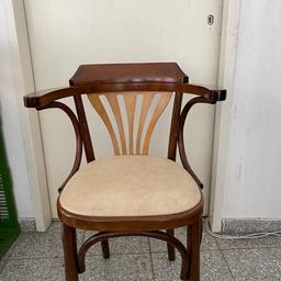 Thonet Stuhl in sehr gutem Zustand. Habe keinen Platz für ihn. Preis ist VB
