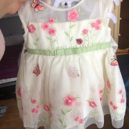 Little pretty baby girl dress 
Used twice so it is in great condition 
Size 6 months