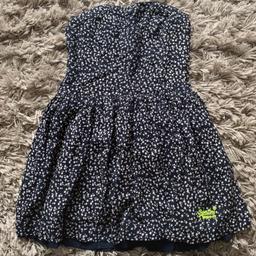 Superdry Dress 
Dark blue with white flower pattern 
Worn once - very good condition 
Size medium - approximately size 10-12
Smoke free home 
Payment via PayPal and I can either send by courier or collection can be arranged.