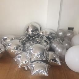 Ready blown silver foil balloons: 
4x silver orbs 
4x silver disco orbs 
6x stars 
2 giant white balloons 
Collection only