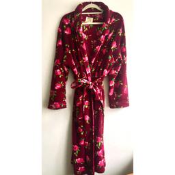 Ladies Dressing Gown Size 12-14 

2F0R£5 on everything!! 

Women’s Girls Dark Pink Rose Floral