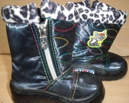 Buy & Sell Derbyshire South Derbyshire - Photos for NEW KIDS BOOTS SIZE 21, UK 4.5