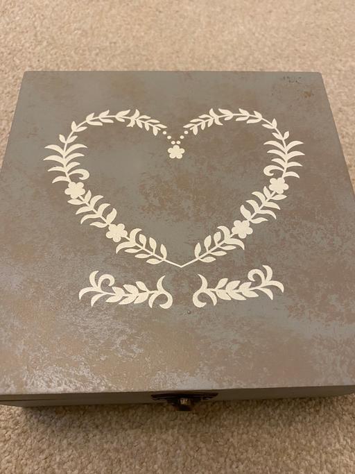 Buy & Sell Heywood Distribution Park Rochdale - Photos for Jewellery/trinket box