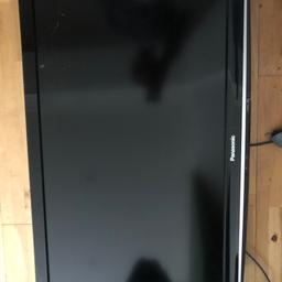TV with free view only used 3 times in my office. Working. Smart tv with Veira link( never tried it)Includes remote control. Sold as seen. No refunds. Cash on collection. If you accept, come collect within 24 hours....I cannot deliver