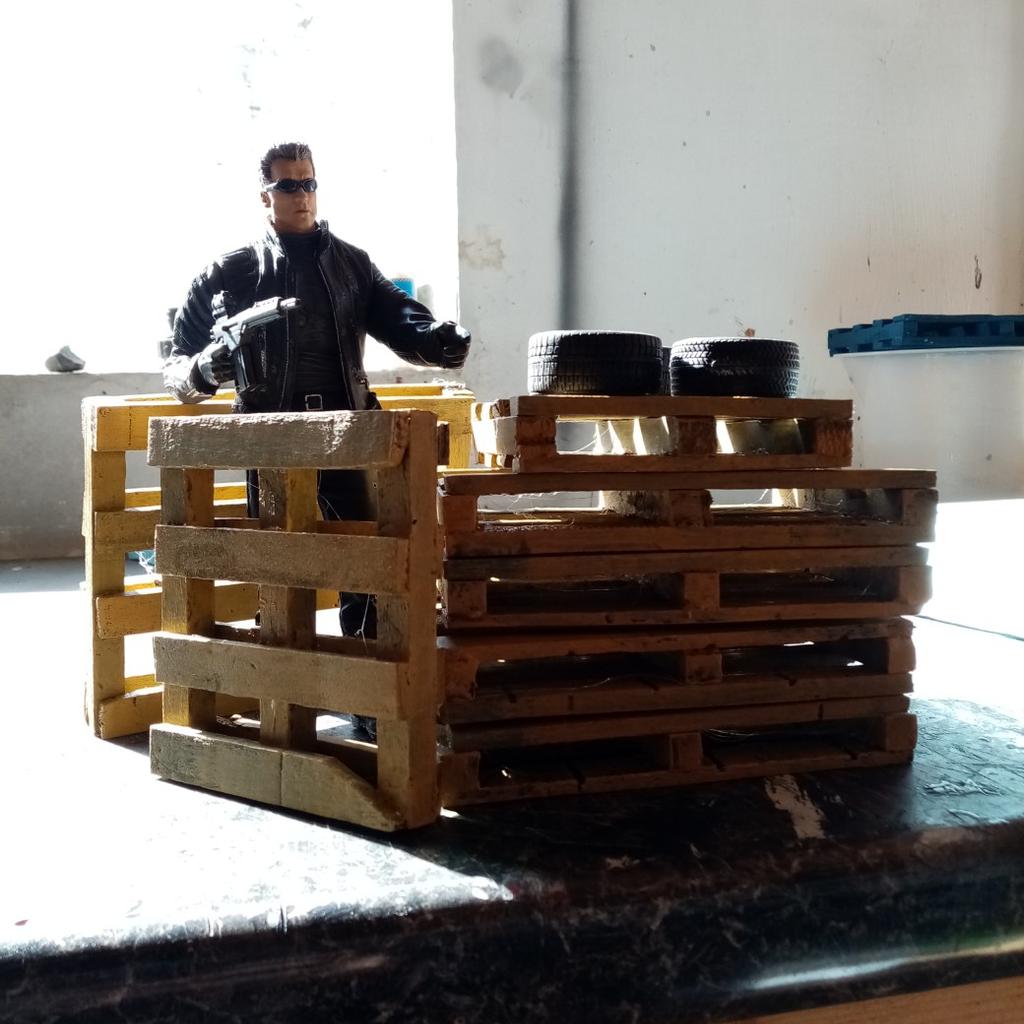 Model pallets hand made can be used for any dioramas ideal for 6,7,8 ins figures can't buy in shops or anywhere
(figure and oil drums and tyres not not included) any size can be made
Collection preferred but will post.