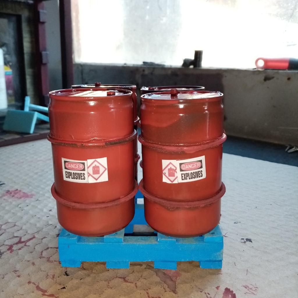Model oil drums for model dioramas hand made and painted ideal for 6,7,8 ins figures any colour.
Collection preferred but will post.