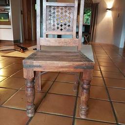 schöner alter Holzstuhl zu verkaufen
