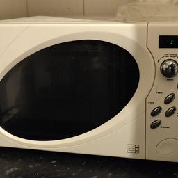 URGENT SALE - MOVING OVERSEAS!
Microwave Oven from Next (model number XB2316T-20). Includes instructions for use. Will consider near offers.