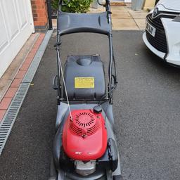 Honda Hrx426 17" self propelled lawnmower with rear roller for sale. Good condition and in good working order. Spark plug cleaned, new oil, new air filter, new pull cord and blade sharpened.  Starts and runs as it should. 
Scraptoft, Leicester.