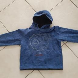 Verkaufe ein getragenes Sweatshirt mit Kapuze, Farbe: blau mit Aufdruck