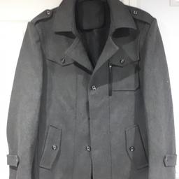 Man's winter dress jacket in grey. Wool style appearance. In excellent condition, as never worn.
Size 46"-48", length - 32"
Can be posted for additional £4
NOT AVAILABLE VIA SHPOCK WALLET!!