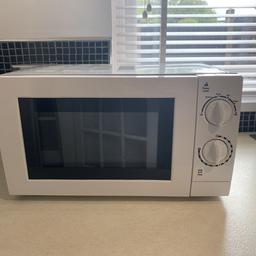 Very Clean White Microwave, 
Only Used For About A Week As A Backup
VGC