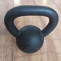 Cast iron 8kg kettlebell used but in good condition. collection only please. 
please check my post I have more home gym equipment.