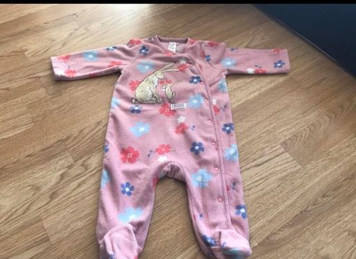 Buy & Sell Barking and Dagenham Romford - Barking and Dagenham - Photos for Guess How Much I Love You Sleepsuit