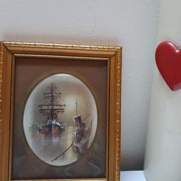 Vintage Beautiful Picture Framed Sea Details Ship Golden Frame. 


In very good vintage condition 


Beautiful vintage Picture of 


Ship details


Golden wood frame


Height 8" x 6.5"