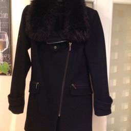 Size 8-10
With Fur Collar,Fully lined
Front Zip Fastening
Very warm
Please check out my other items!