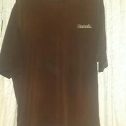 BENCH TSHIRT
BROWN
SMALL MARK BOTTOM OF TOP
SIZE XL