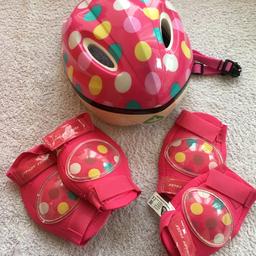 From Early Learning Centre
Helmet, knee and elbow pads.
have only been tried on then forgotten about; left in cupboard.

Good as new
No returns please 
No half price offers thank you 😊