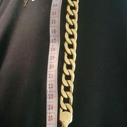 Gold plated puppy collar used, excellent condition my puppy has outgrown this collar now. 27cm length