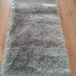 brand knew grey rug very nice and fluffy.
sold as seen
no refunds or returns accepted..