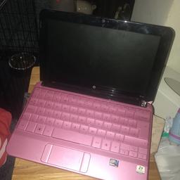 Working

But cases needs fixing
Be okay to someone who knows what there doing

Pink HP laptop 💻

Windows 7

Can post via Hermes for 
£4 