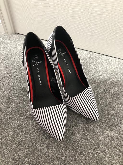 Buy & Sell South West London Sutton - Photos for Ladies black and white high heel shoes