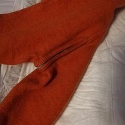 Verkaufe einen wollwalk overall ideal für die kalte Jahreszeit.
Gr 74/80
In der Farbe Orange
Keine Löcher oder Flecken
Nichtraucherhaushalt
Wie neu nur 2 mal getragen