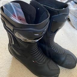 Excellent condition! Only used a handful of times, a gift that sadly are a bit too small for me.

A super premium pair of motorcycle boots £180 new, extremely waterproof and protective.

Goretex are one of the industry leading brands for motorcycle gear.

Size 8 waterproof, these are a must have