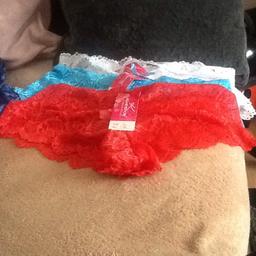 New set of 3 LADYS knickers size xl not Bing won tags sill on them