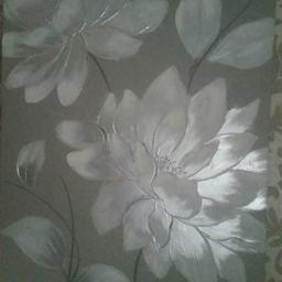 lovely silver and grey flower canvass.pick up only