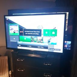 Bush 40" smart telly for sale due to gettin bigger telly. It is smart tv but as im in loft it doesnt connect to smart so might be out of range from wifi or need settings doing on telly. Comes wit brand new remote. Works on my xbox n wit sky perfectly like. Open to offers