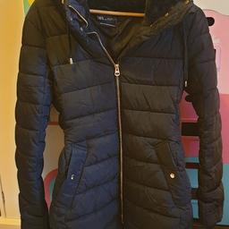 woman zara winter coat in black 
excellent condition as worn only couple of times 
collection from Tooting Broadway near St.Georges Hospital