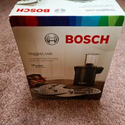 Bosch Veggie Love Zubehör für mum Küchenmaschine.
Ich habe das Set doppelt geschenkt bekommen, das Siegel ist noch intakt, das Paket ungeöffnet.