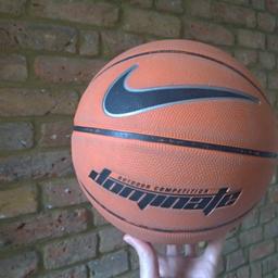 Hi there, here my basketball in good conditions.
It comes with the Sondico pump as well.

It's an outdoor ball, size 7.

Collection in south London.
Bye !