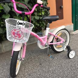 Bicicletta per bambina dai 5 anni da 16 pollici, bellissima con rotelle ammortizzate, contropedale, freno, campanello e cestino.
Costo del nuovo 130 EURO