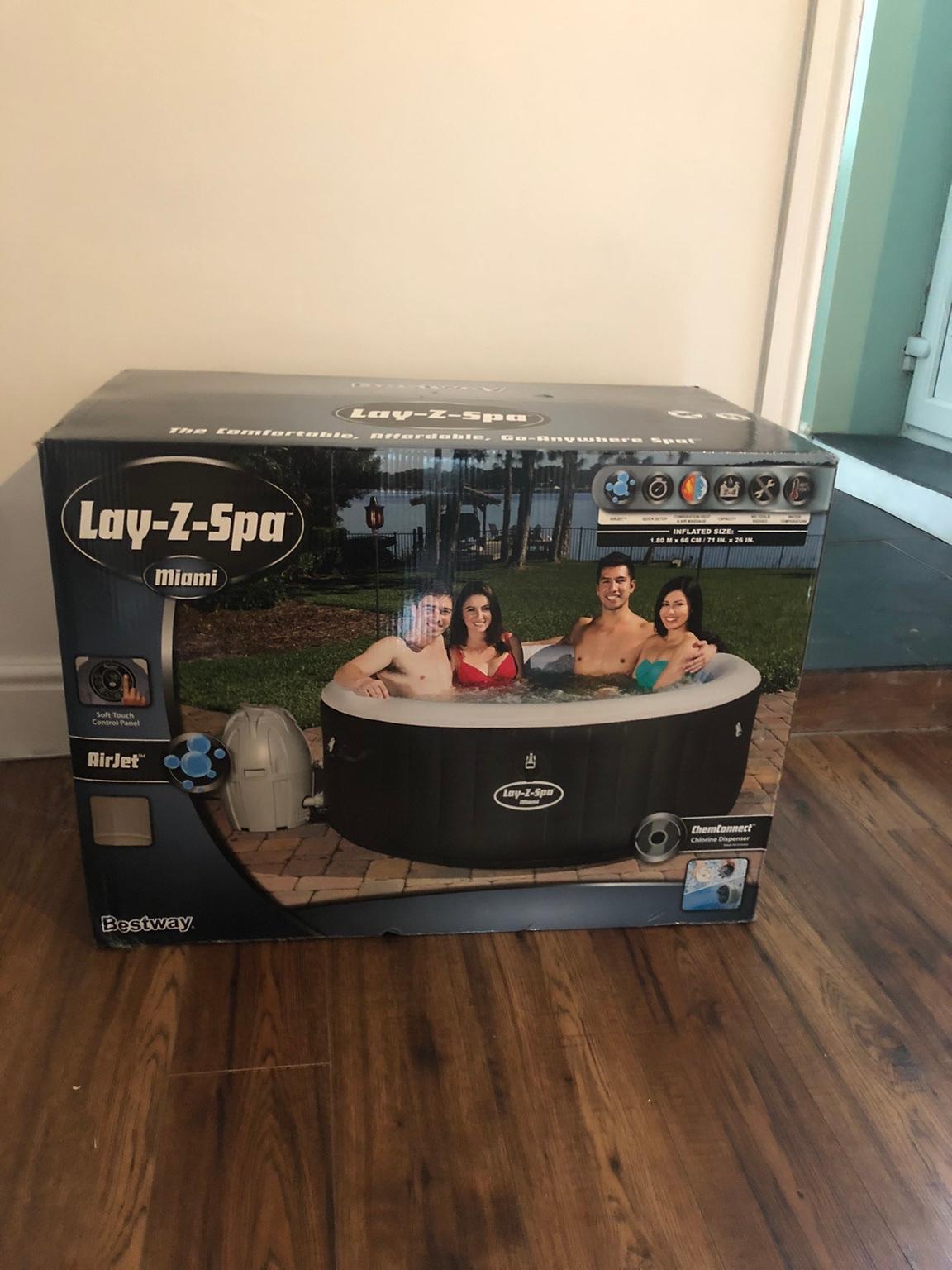 Layzspa Miami hot tub used only twice in NE8 Gateshead für 200,00