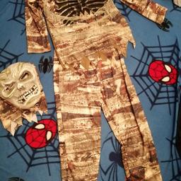 Zombie mummy hallowen outfit
Worn twice