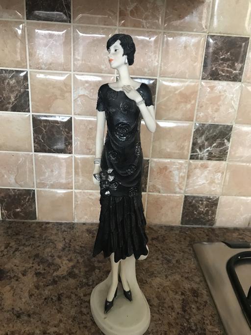 Buy & Sell West Midlands Sandwell - Photos for Lady ornament