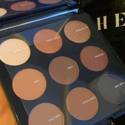 Morphe 9T Eyeshadow Palette 
New and boxed 
Perfect little gift 
Comes in Morphe Bag