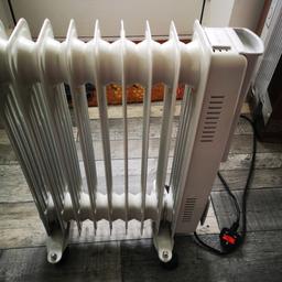 Used oil Filled heater. 9 fin. Heats up quick and is economic on the electric.
No box as it has been used.