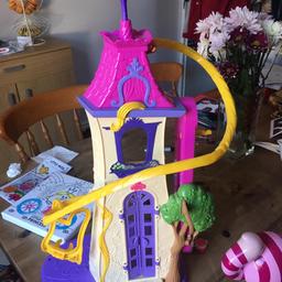 Fantastic condition play set from the Disney store, daughter has played with it once or twice. From a smoke free home