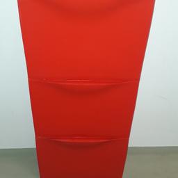 
3 Stück Aufbewahrung kasten/ Schuhregal
Rote Schuhboxen aus Kunststoff.
Können einfach übereinander, aber auch nebeneinander montiert werden.
Maße von einer Box:
B: 51cm
H: 39cm
T: 16cm

Schuhschrank