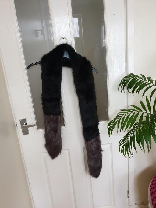 Buy & Sell West Midlands Wolverhampton - Photos for fur scarf