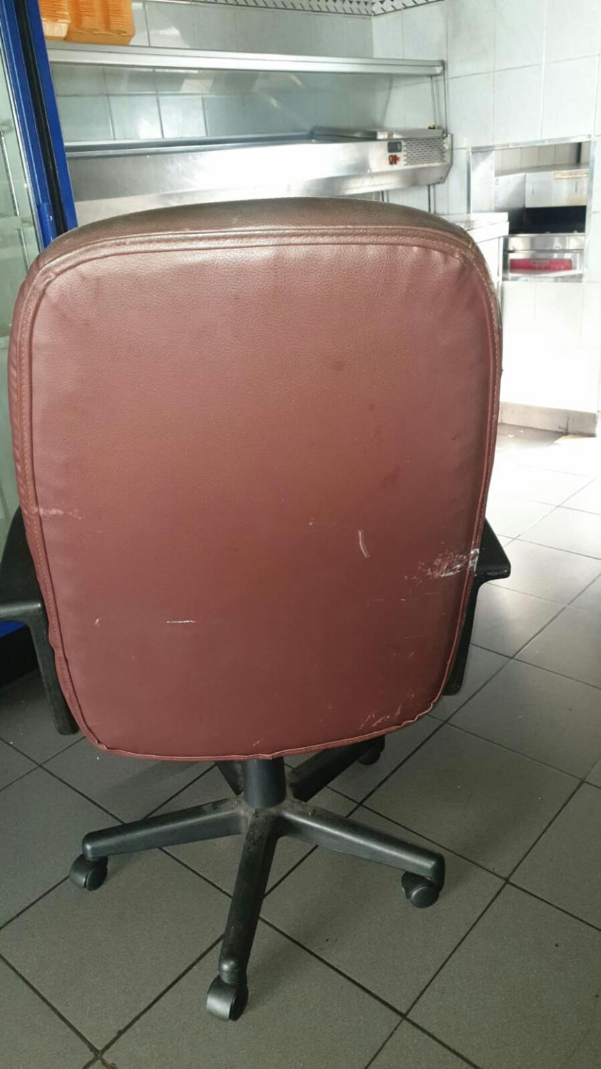 Executive office leather office chair tan in DY4 Sandwell for £25.00