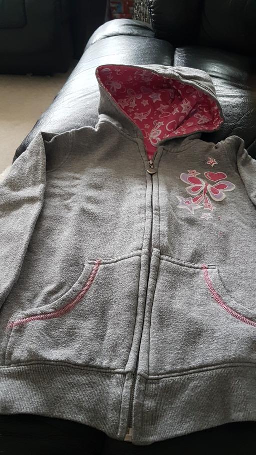 Buy & Sell Kent Maidstone - Photos for Girls Butterfly and Heart Cardigan.