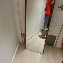 lovely free standing mirror,no damage it can put on the wall as well as standing,