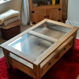 Great condition of coffee table with 2 drawers and TV unit.
No longer required due need space.
Need to go asap.
Thanks
