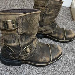 men's boots in excellent condition size uk7,5