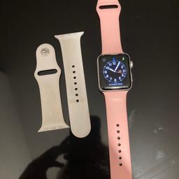 Verkaufe sehr schöne Apple Watch Series 3
Farbe: silber
42 mm, Aluminium
Inkl. Rosa & weißem Sportarmband
Inkl. Ladegerät
Sehr guter Zustand!